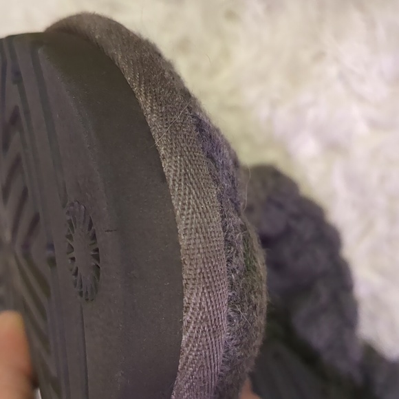 UGGS GRAY SWEATER WITH SILVER BUCKLES SIZE 9 - Picture 8 of 12